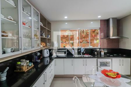 Casa para alugar com 500m², 5 quartos e 5 vagas Casa para alugar com 500m², 5 quartos e 5 vagasCozinha