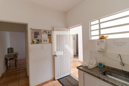 Cozinha (Edícula) de casa à venda com 4 quartos, 175m² em Vila Itapura, Campinas