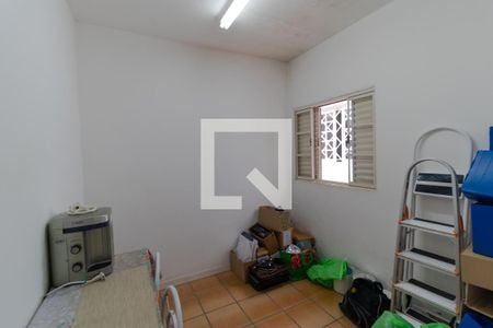 Quarto 02 (Edícula) de casa à venda com 4 quartos, 175m² em Vila Itapura, Campinas