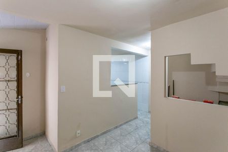 Sala de casa para alugar com 2 quartos, 50m² em Jardim Guanabara, Belo Horizonte