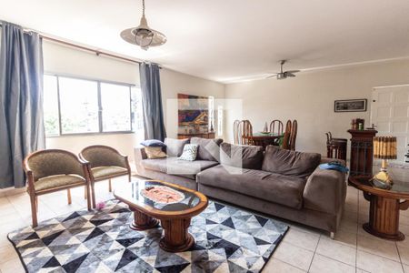 Sala de casa à venda com 3 quartos, 298m² em Vila Roque, São Paulo