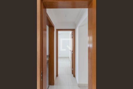 Corredor de apartamento à venda com 2 quartos, 47m² em Copacabana, Belo Horizonte