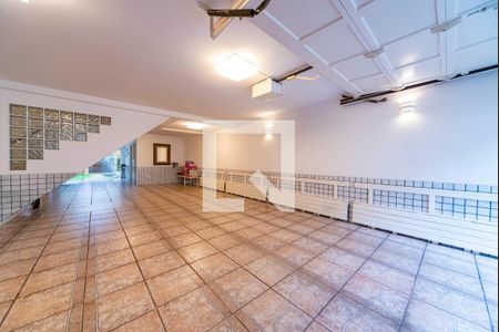 Casa à venda com 400m², 3 quartos e 6 vagas Casa à venda com 400m², 3 quartos e 6 vagasGaragem e Salão