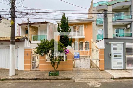 Casa à venda com 400m², 3 quartos e 6 vagas Casa à venda com 400m², 3 quartos e 6 vagasFachada