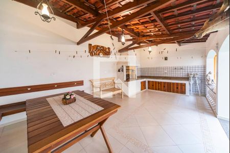 Casa à venda com 400m², 3 quartos e 6 vagas Casa à venda com 400m², 3 quartos e 6 vagasChurrasqueira