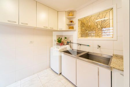 Casa à venda com 400m², 3 quartos e 6 vagas Casa à venda com 400m², 3 quartos e 6 vagasÁrea de Serviço