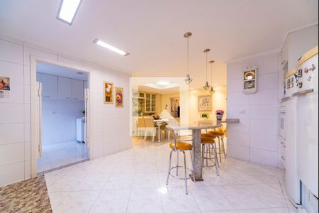 Casa à venda com 400m², 3 quartos e 6 vagas Casa à venda com 400m², 3 quartos e 6 vagasCopa e Cozinha