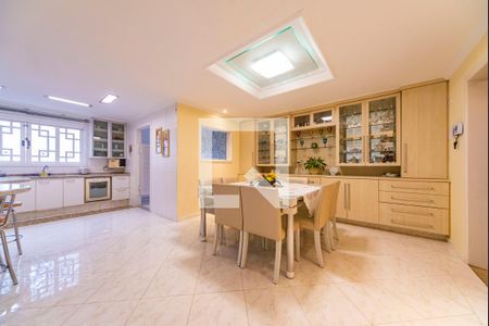 Casa à venda com 400m², 3 quartos e 6 vagas Casa à venda com 400m², 3 quartos e 6 vagasCopa e Cozinha