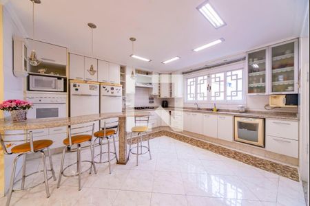 Casa à venda com 400m², 3 quartos e 6 vagas Casa à venda com 400m², 3 quartos e 6 vagasCopa e Cozinha