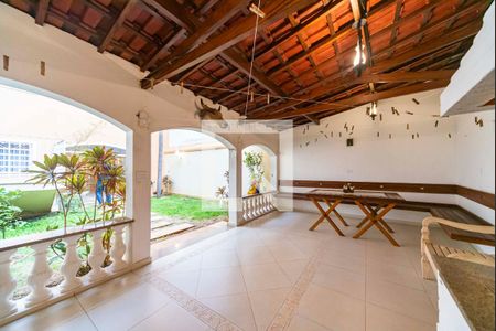 Casa à venda com 400m², 3 quartos e 6 vagas Casa à venda com 400m², 3 quartos e 6 vagasChurrasqueira