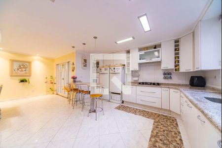 Casa à venda com 400m², 3 quartos e 6 vagas Casa à venda com 400m², 3 quartos e 6 vagasCopa e Cozinha