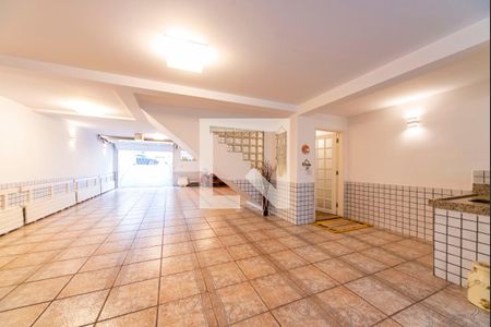 Casa à venda com 400m², 3 quartos e 6 vagas Casa à venda com 400m², 3 quartos e 6 vagasGaragem e Salão