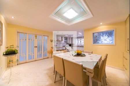 Casa à venda com 400m², 3 quartos e 6 vagas Casa à venda com 400m², 3 quartos e 6 vagasCopa e Cozinha