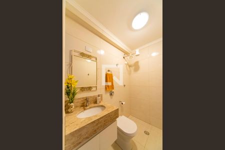 Casa à venda com 400m², 3 quartos e 6 vagas Casa à venda com 400m², 3 quartos e 6 vagasBanheiro da Garagem