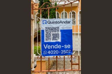 Casa à venda com 400m², 3 quartos e 6 vagas Casa à venda com 400m², 3 quartos e 6 vagasPlaca Instalada na Fachada