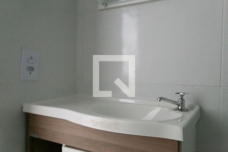 Banheiro de kitnet/studio para alugar com 1 quarto, 22m² em Cidade Mãe do Céu, São Paulo