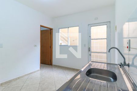 Sala/Cozinha de casa para alugar com 1 quarto, 20m² em Jardim Monte Azul, São Paulo