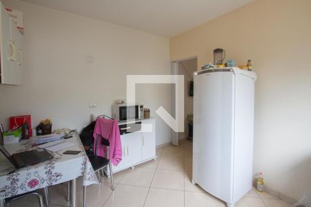 Cozinha de casa para alugar com 1 quarto, 25m² em Jardim Monte Azul, São Paulo