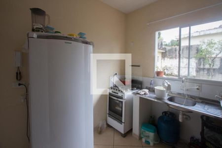 Cozinha de casa para alugar com 1 quarto, 25m² em Jardim Monte Azul, São Paulo