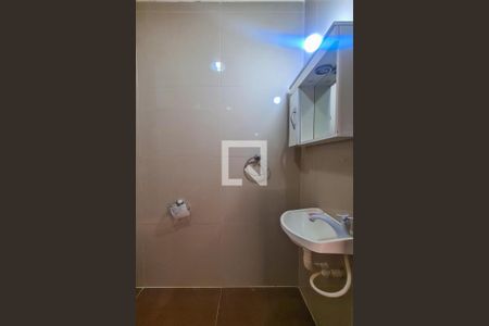 Banheiro de apartamento à venda com 1 quarto, 47m² em Cascadura, Rio de Janeiro