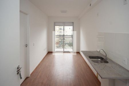 Sala/Cozinha de apartamento para alugar com 1 quarto, 28m² em Vila Tolstoi, São Paulo