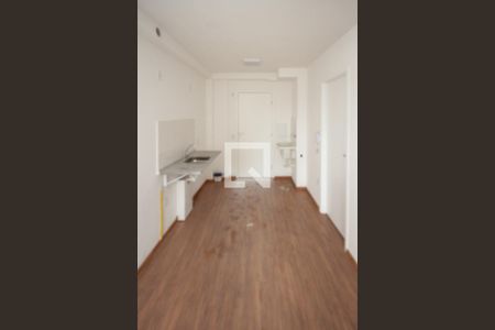 Sala/Cozinha de apartamento à venda com 1 quarto, 28m² em Vila Tolstoi, São Paulo