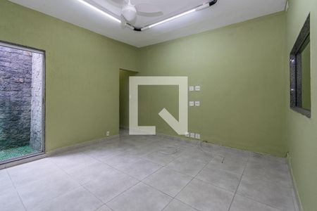 Sala de casa para alugar com 1 quarto, 78m² em Braz de Pina, Rio de Janeiro