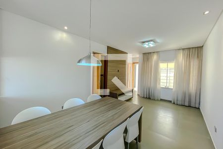 Casa para alugar com 200m², 3 quartos e 4 vagasSala