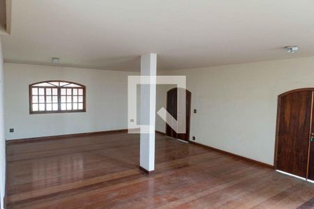 Casa de condomínio à venda com 539m², 5 quartos e 3 vagasSala
