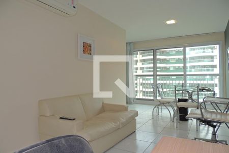 Sala  de apartamento à venda com 2 quartos, 63m² em Barra da Tijuca, Rio de Janeiro