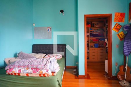 Suíte 1 de casa à venda com 4 quartos, 220m² em Jardim Itu, Porto Alegre