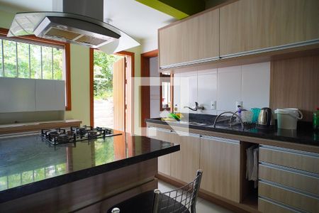 Cozinha de casa à venda com 4 quartos, 220m² em Jardim Itu, Porto Alegre