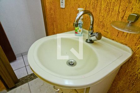 Lavabo de casa à venda com 3 quartos, 145m² em Jardim Santo Elias, São Paulo