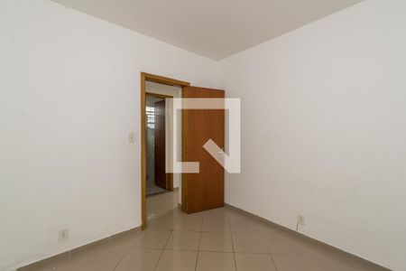 Quarto 2 de apartamento para alugar com 2 quartos, 60m² em Cordovil, Rio de Janeiro