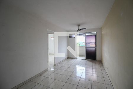 Sala de apartamento para alugar com 2 quartos, 57m² em Banco de Areia, Mesquita