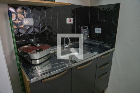 Cozinha de kitnet/studio para alugar com 1 quarto, 20m² em Bom Retiro, São Paulo