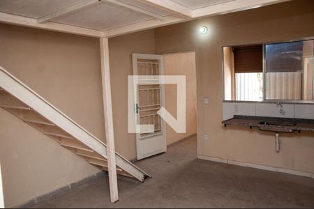 Kitnet de casa para alugar com 2 quartos, 40m² em São Mateus, Contagem