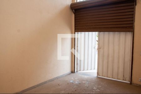 Garagem de casa para alugar com 2 quartos, 40m² em São Mateus, Contagem