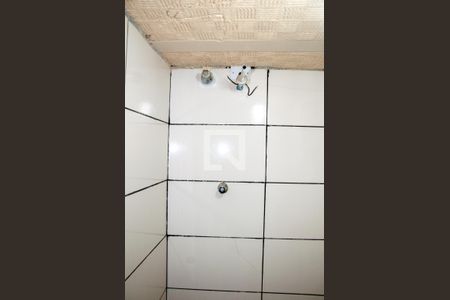 Banheiro de casa para alugar com 2 quartos, 40m² em São Mateus, Contagem