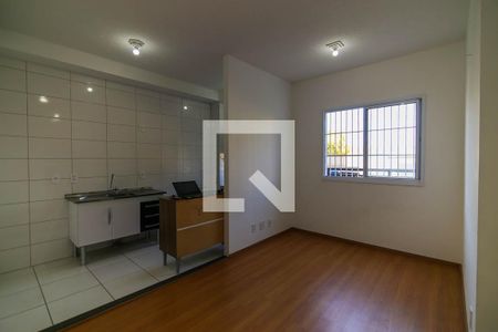 Sala de apartamento para alugar com 2 quartos, 40m² em Parque Reboucas, São Paulo