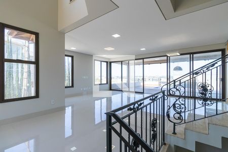 Casa de condomínio à venda com 387m², 5 quartos e 6 vagasSala