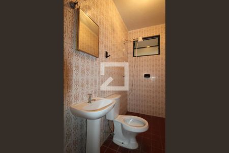 Banheiro de kitnet/studio para alugar com 1 quarto, 52m² em Bosque, Campinas