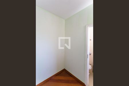 Apartamento à venda com 120m², 4 quartos e 2 vagas Apartamento à venda com 120m², 4 quartos e 2 vagasQuarto de Serviço