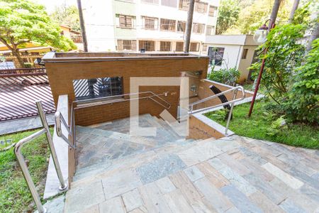 Apartamento à venda com 120m², 4 quartos e 2 vagas Apartamento à venda com 120m², 4 quartos e 2 vagasHall de Entrada