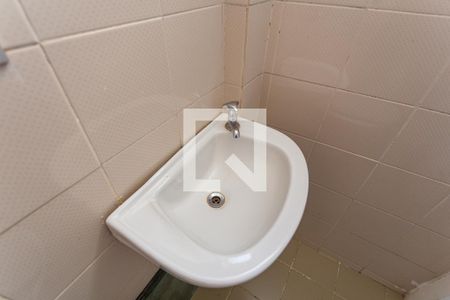 Apartamento à venda com 120m², 4 quartos e 2 vagas Apartamento à venda com 120m², 4 quartos e 2 vagasPia do Banheiro de Serviço