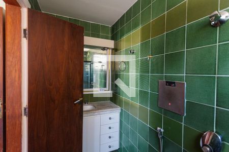 Apartamento à venda com 120m², 4 quartos e 2 vagas Apartamento à venda com 120m², 4 quartos e 2 vagasBanheiro da Suíte