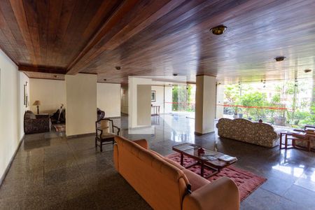 Apartamento à venda com 120m², 4 quartos e 2 vagas Apartamento à venda com 120m², 4 quartos e 2 vagasHall de Entrada