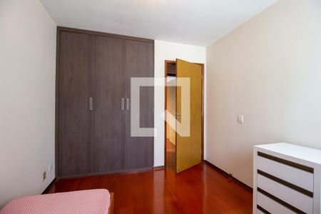 Quarto 1 de apartamento para alugar com 3 quartos, 70m² em Vila Izabel, Curitiba