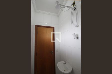 Banheiro de kitnet/studio para alugar com 1 quarto, 30m² em Jardim Planalto, Sorocaba