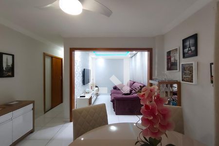 Apartamento à venda com 68m², 2 quartos e 2 vagasSala